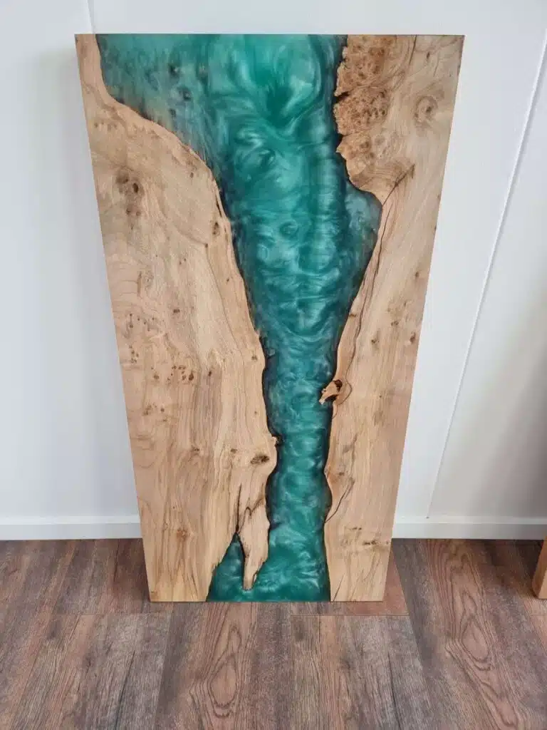 Epoxyhars tafel met blauwe rivier, handgemaakt in Lemmer